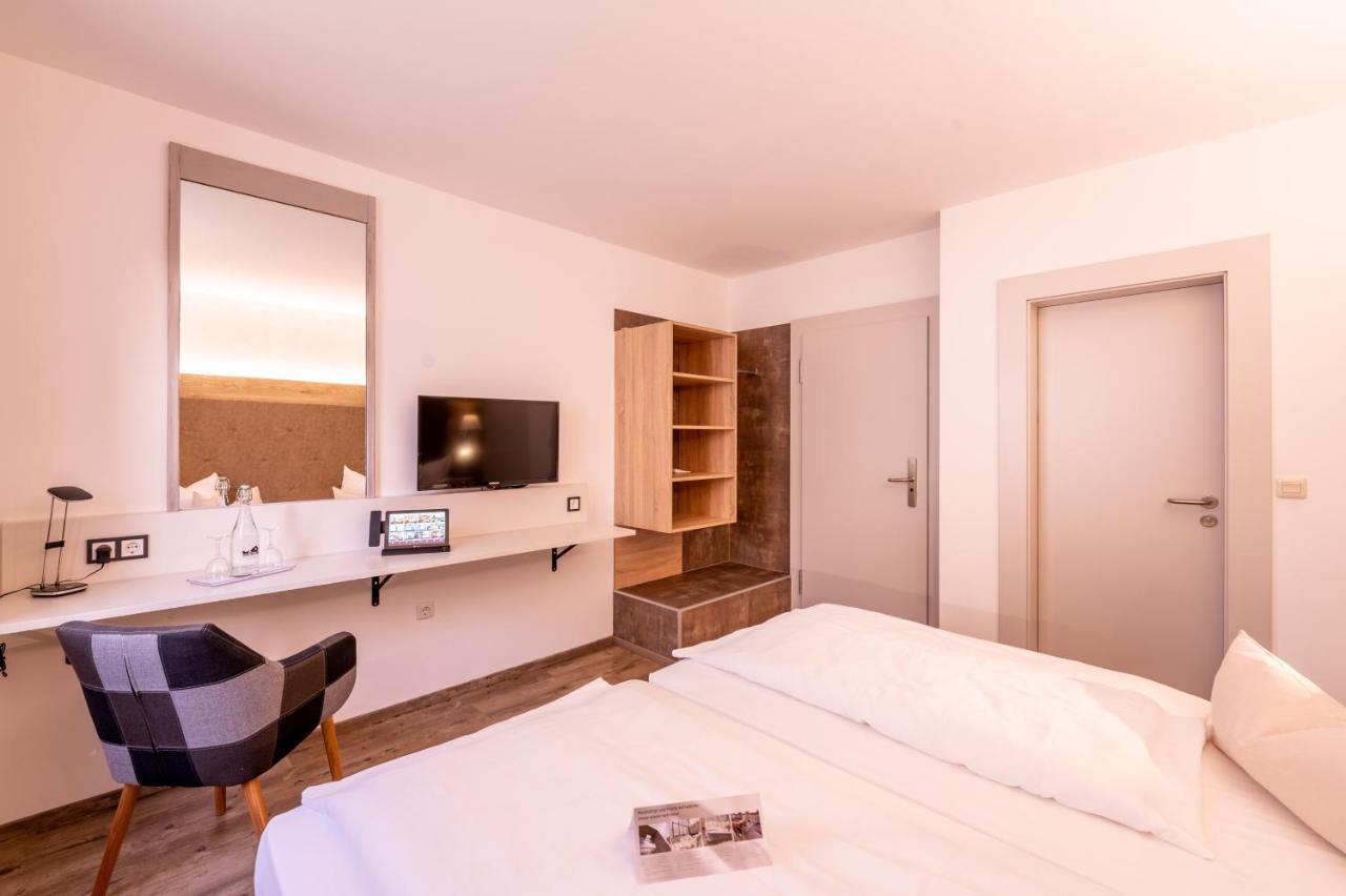 Zur Post Kuemmersbruck Hotel & Tiny Houses Exterior foto